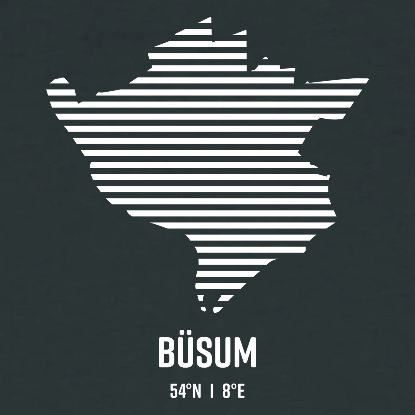 Ansicht vom Umriss von Büsum. Weiß gestreift. Darunter steht Büsum 54° N und 8° E. Der Hintergrund ist schwarz.