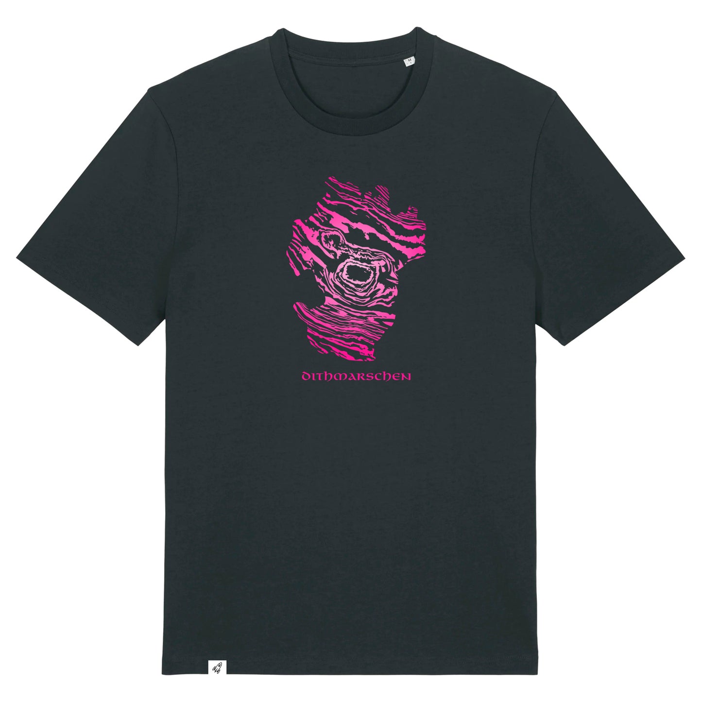 Schwarzes Unisex T-Shirt mit Rundhalsausschnitt. Auf der Brust ist die Ansicht von Dithmarschen in pinkem Farbverlauf. Die Fläche hat das Muster eines Damastmessers. Darunter steht in altmodischer Schriftart Dithmarschen.