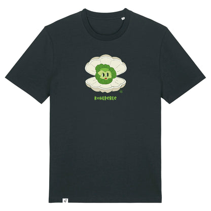 Schwarzes Unisex T-Shirt mit Rundhalsausschnitt. Auf der Brust ist ein Kohlkopf der in einer aufgeklappten Herzmuschel liegt. Darunter steht der Text Kohlperle.