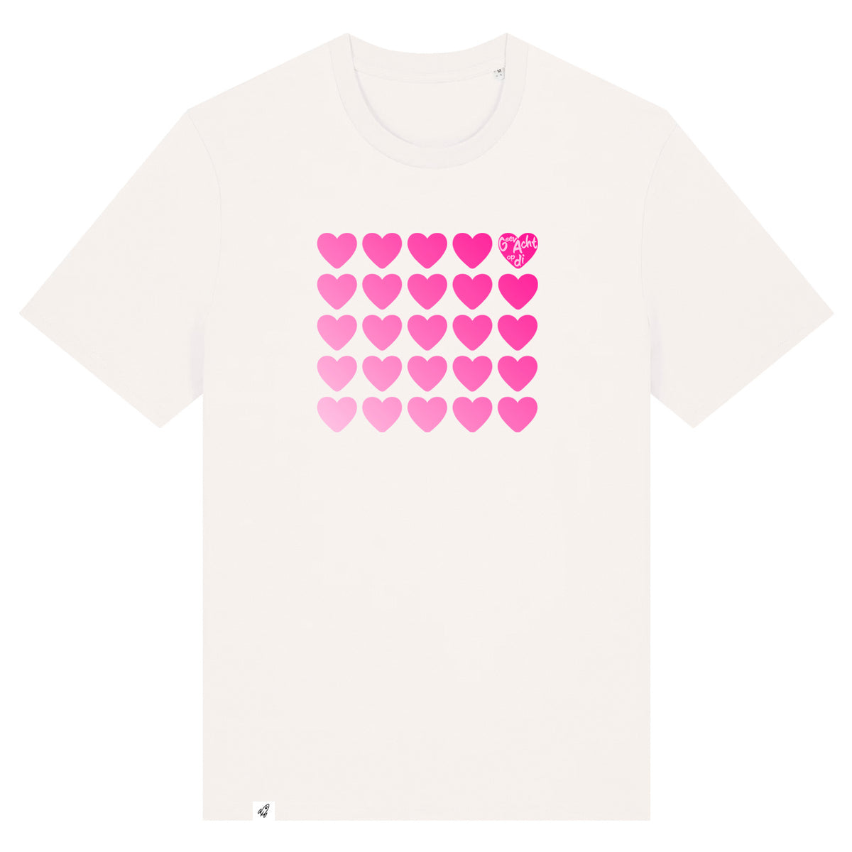 Altweißes Unisex rundhals T-Shirt mit dem Pinktober Herzen Aufdruck auf der Brust.