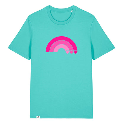 Hellblaues Unisex T-Shirt aus der Pinktober Kollektion mit Regenbogen Motiv.