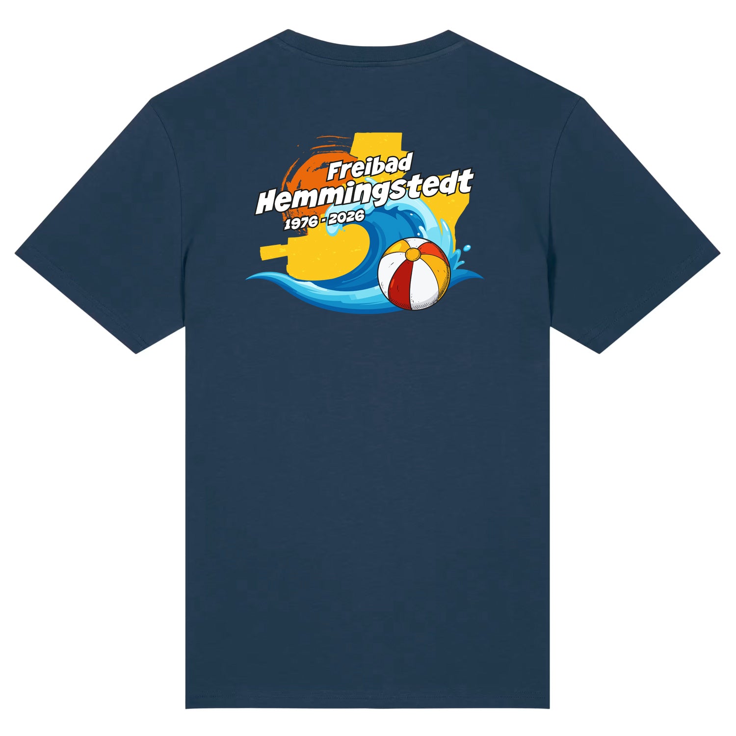 Dunkelblaues Unisex T-Shirt mit Rundhalsausschnitt. Auf dem Rücken ist das Motiv Jubiläum 1976-2026 vom Freibad Hemmingstedt zu sehen. 