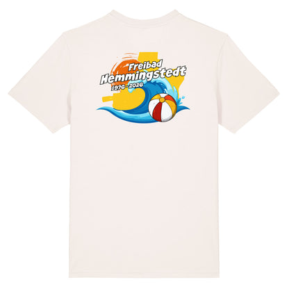 Altweißes Unisex T-Shirt mit Rundhalsausschnitt. Auf dem Rücken ist das Motiv Jubiläum 1976-2026 vom Freibad Hemmingstedt zu sehen.